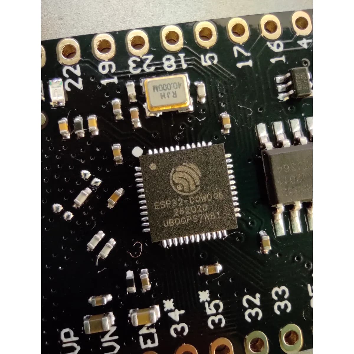 ESP32-WROOM-32 DevKit V1 (Wi-Fi + Bluetooth)
