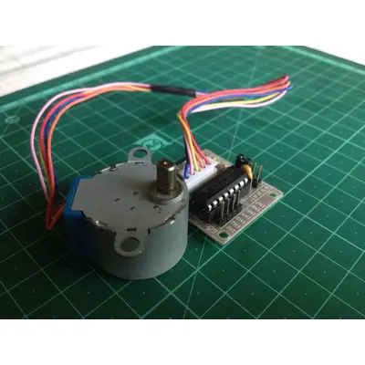 Moteur 28BYJ-48 + driver ULN2003